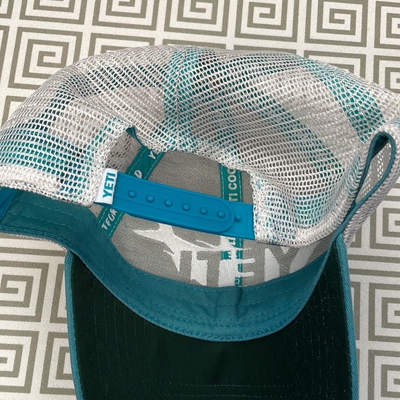 Yeti Hat - Picture 4 of 4